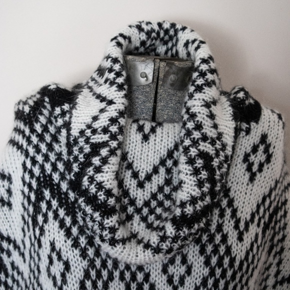 Elsamanda Oversized Sweater with Cowl Neck - Picture 2 of 7